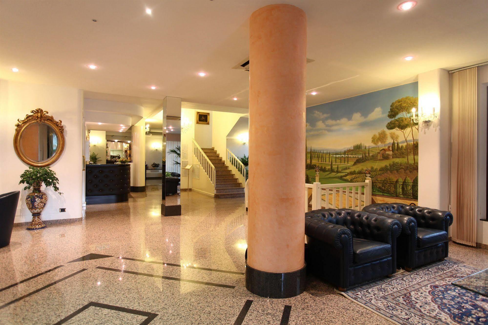 Hotel Aggravi Chianciano Terme Buitenkant foto
