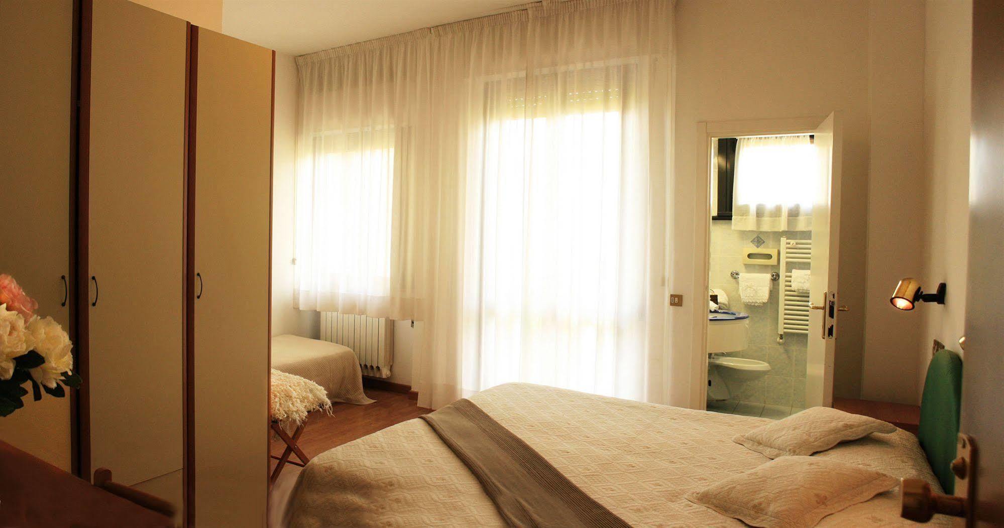 Hotel Aggravi Chianciano Terme Buitenkant foto