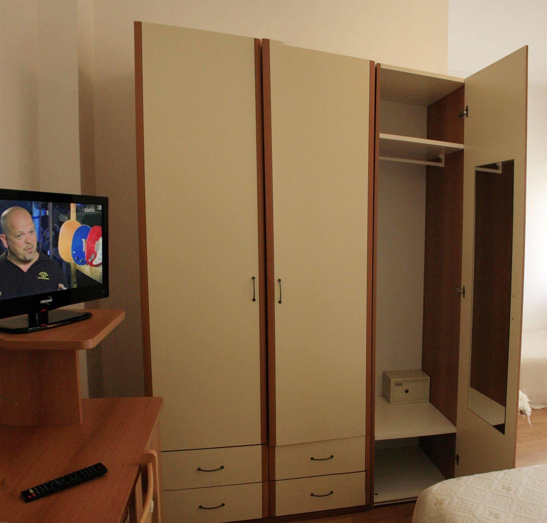 Hotel Aggravi Chianciano Terme Buitenkant foto